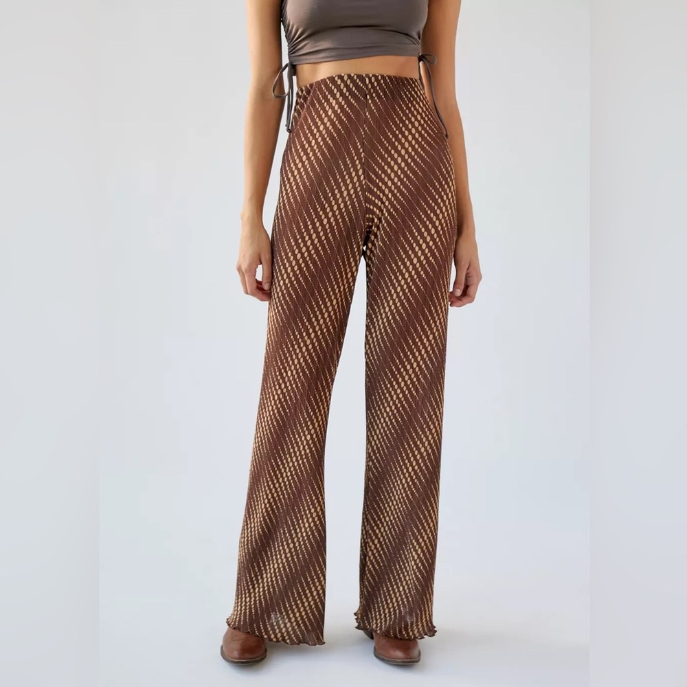 NWT UO Vintage Flowy Margot Printed Wide-Leg Crinkle Pants - Picture 2 of 5